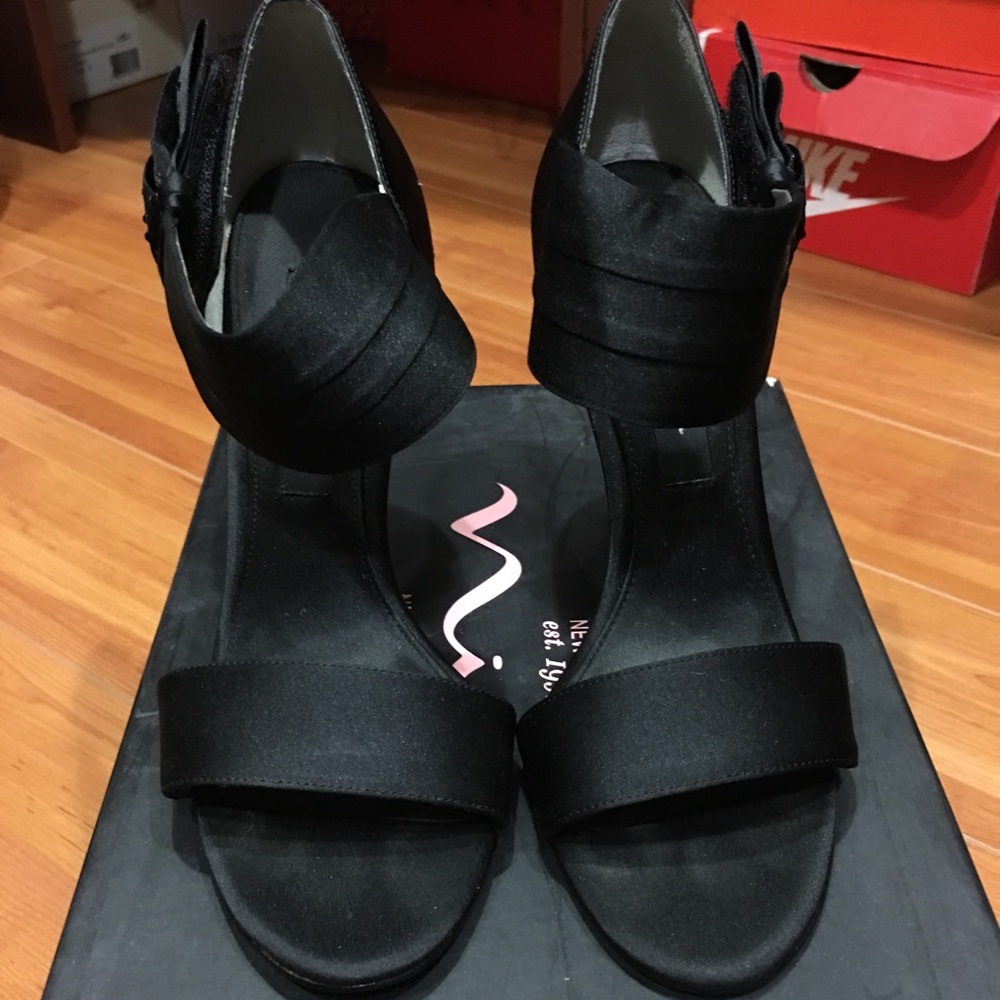 Nina Black Heel